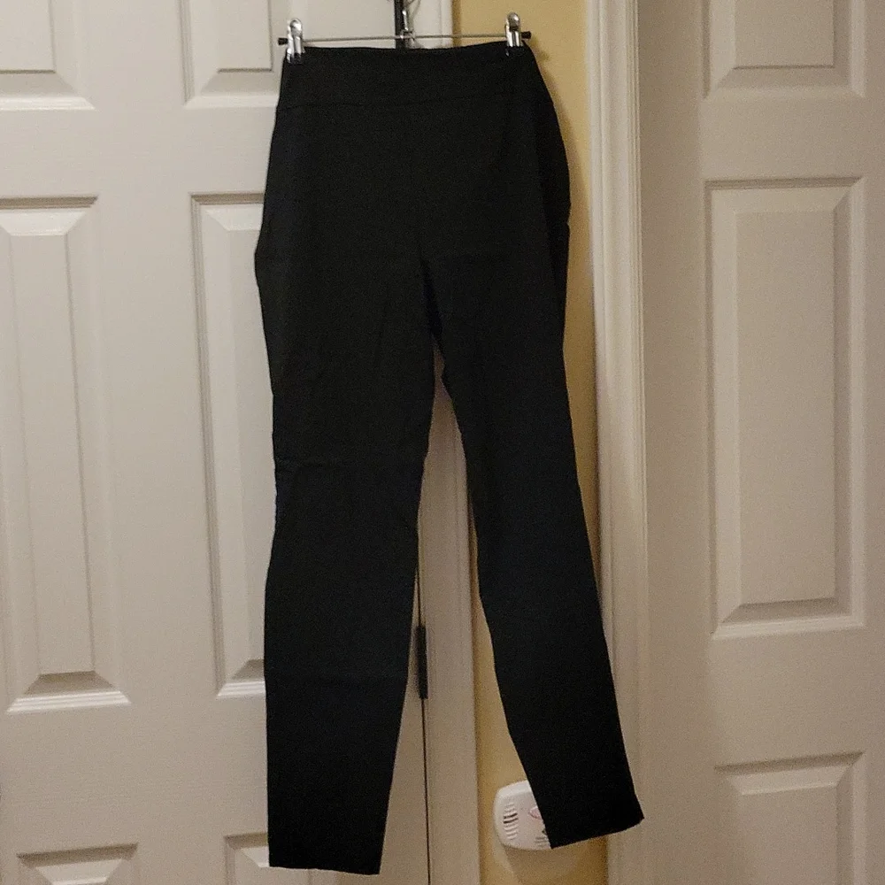 Nice women's No Boundaries black pants - Picture 3 of 3